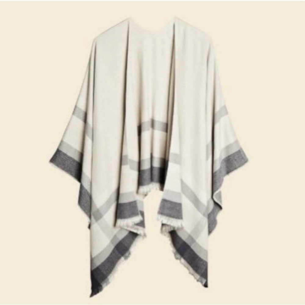Elegant Cream and Gray Shawl